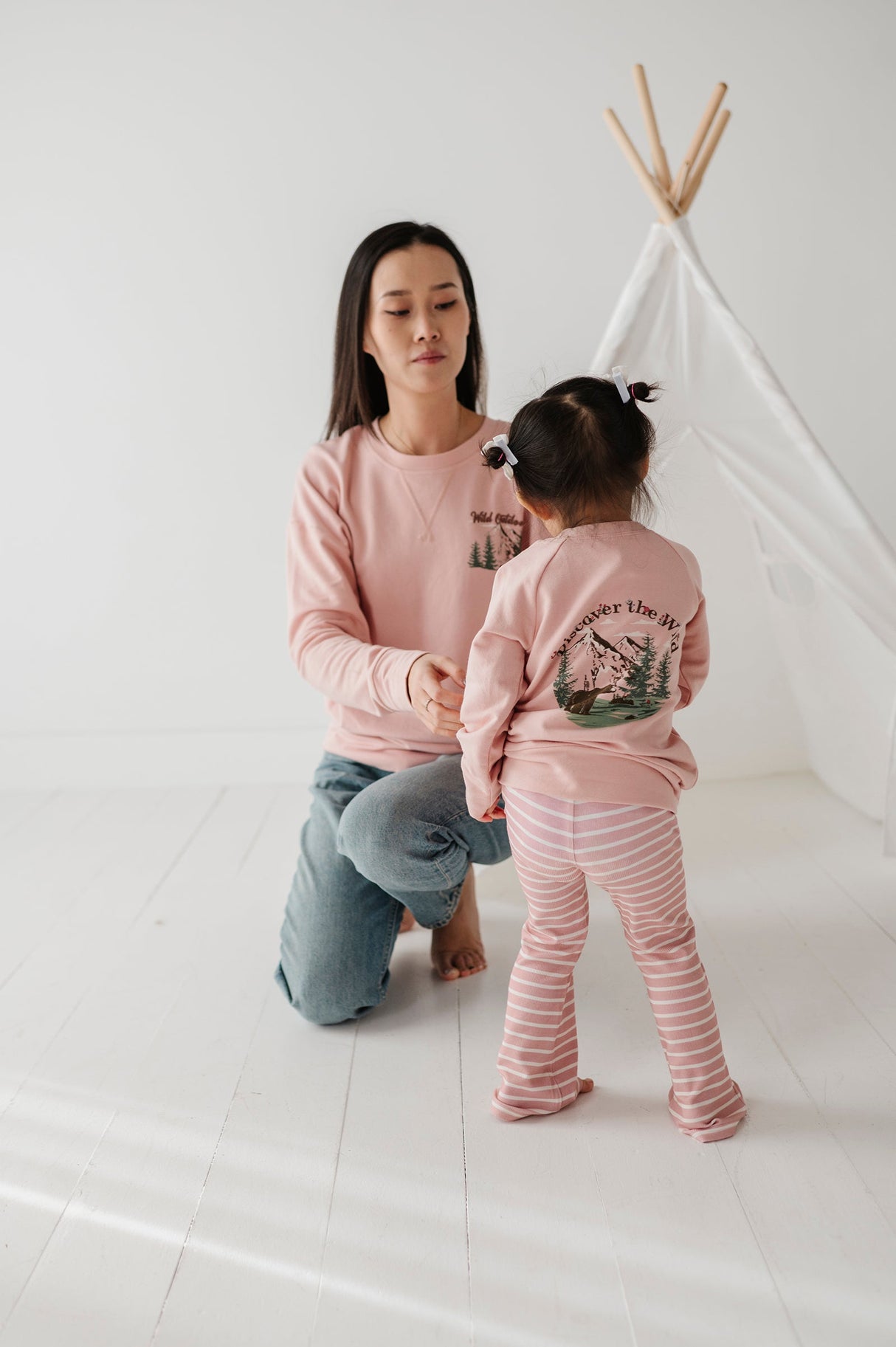 Girl's Raglan Sweatshirt - HoneyBug 