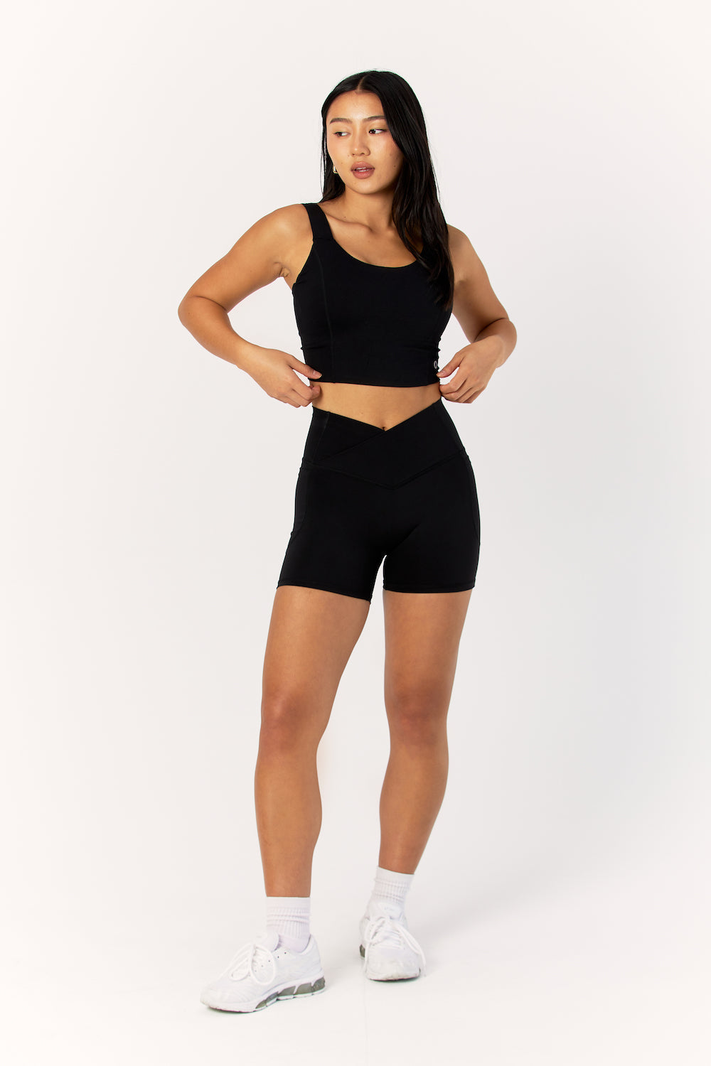 Astoria LIVE LUXE Crossed Sports Crop - Black