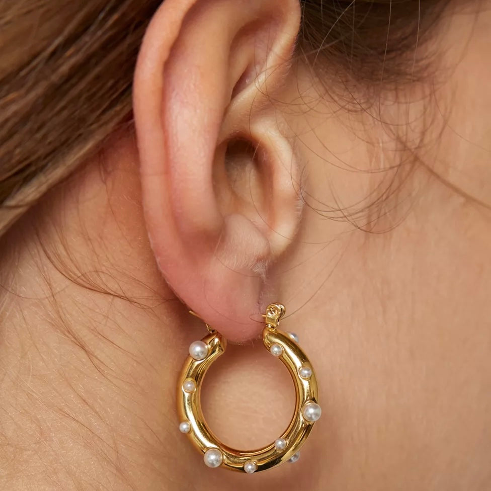 Nicoletta Pearl Hoop Earring - HoneyBug 