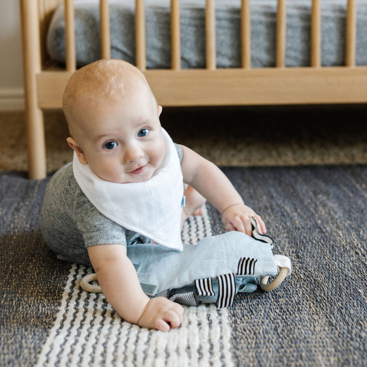 Cotton Muslin + Fleece Bandana Bib 4 Pack - White