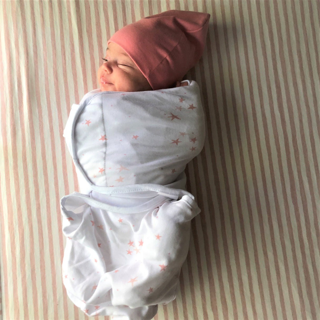 Adjustable Swaddle Blanket - HoneyBug 