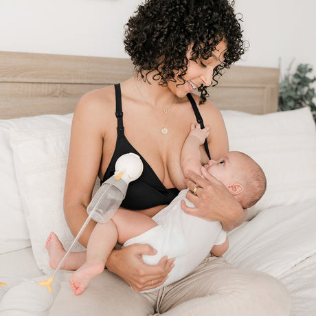 Minimalist Hands-Free Pumping & Nursing Plunge Bra | Black - HoneyBug 