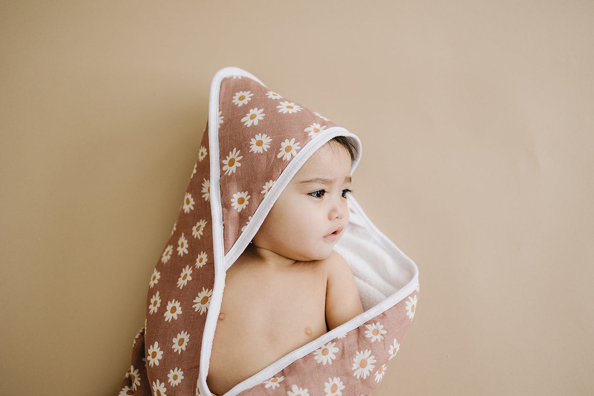 Daisy Dream Muslin Hooded Towel