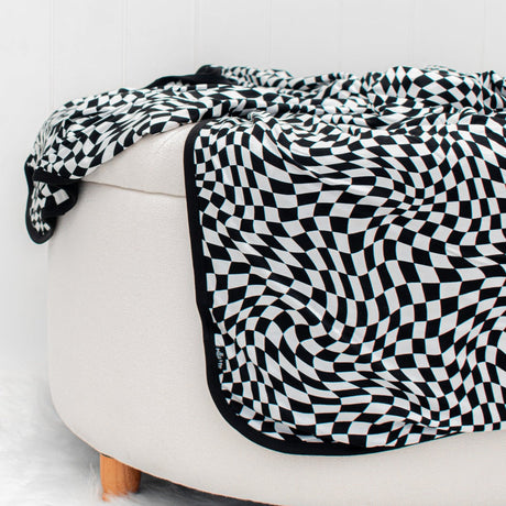 3 LAYER OVERSIZED COZY DREAM BLANKET- Black Dizzy Check