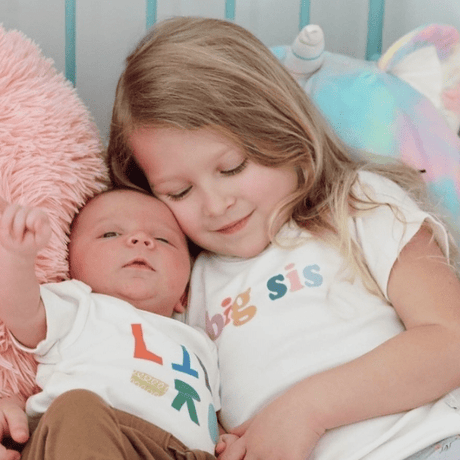 graphic tee | big sis - HoneyBug 