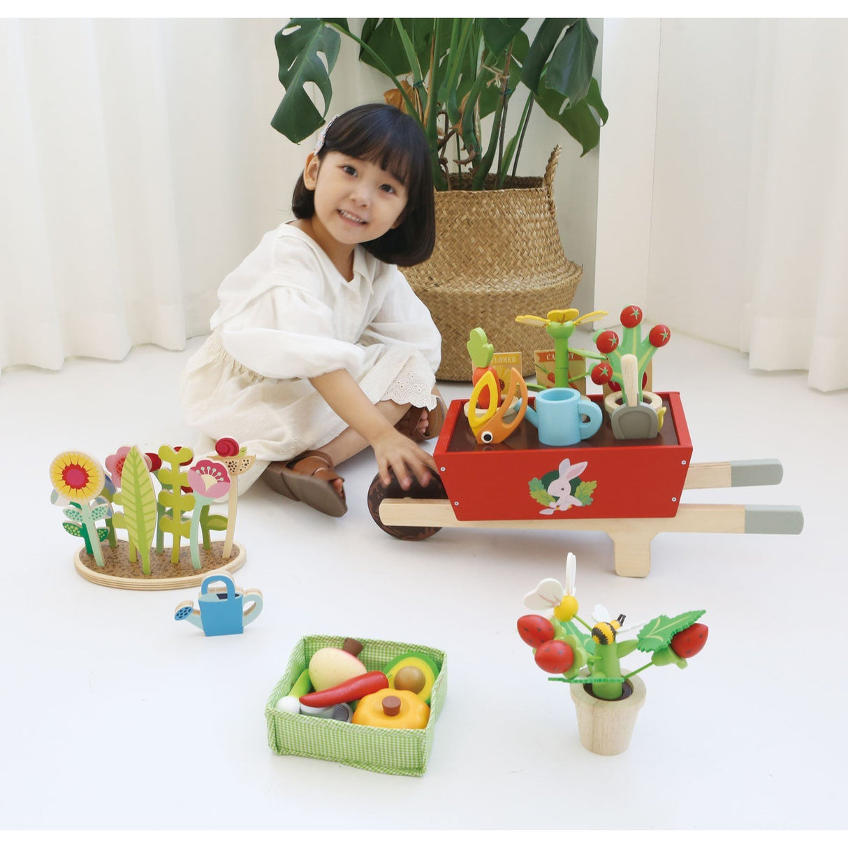 Garden Wheelbarrow Set - HoneyBug 