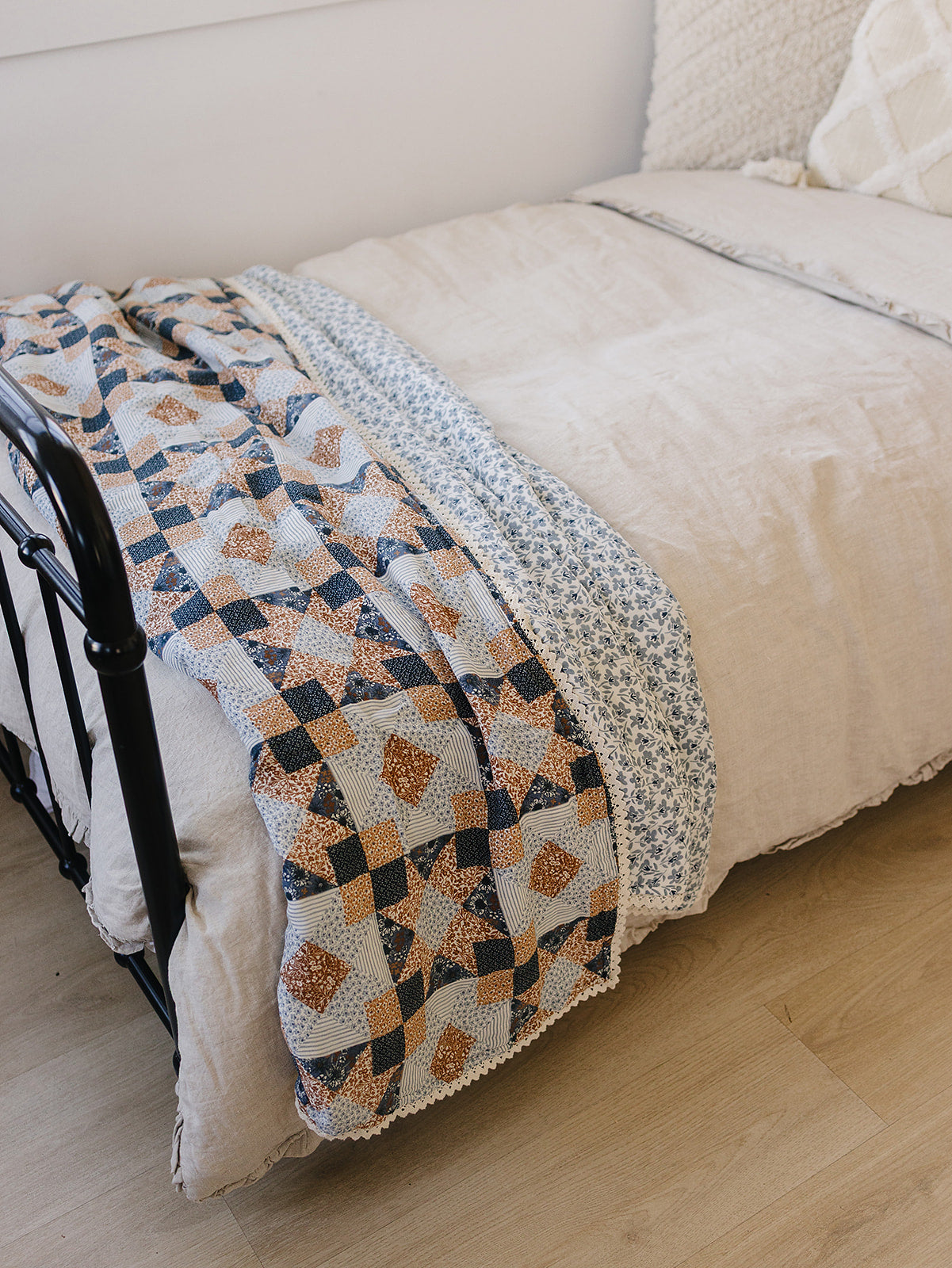 Patchwork Print + Blue Blossom Lace Twin Muslin Quilt
