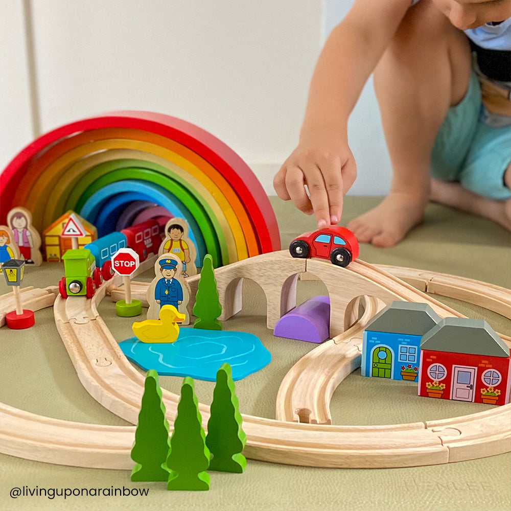 Figure of Eight Train Set - HoneyBug 