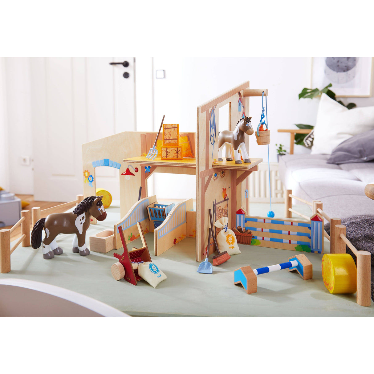 Little Friends Happy Horse Riding Stable - HoneyBug 