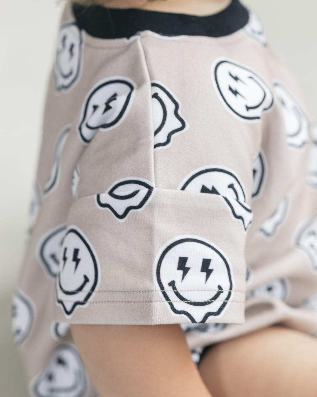 Short Sleeve Bubble Romper | Electric Drippy - HoneyBug 