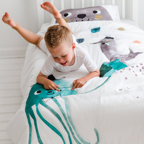 Jellyfish Toddler Comforter - HoneyBug 