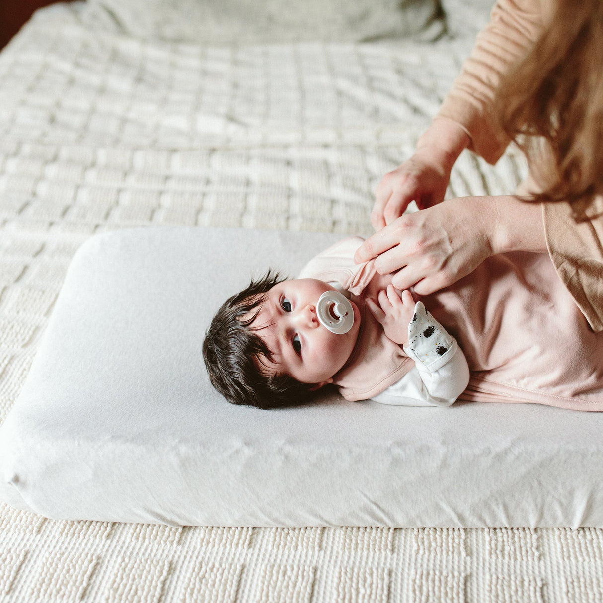 CHANGING PAD COVER | STORM GRAY - HoneyBug 