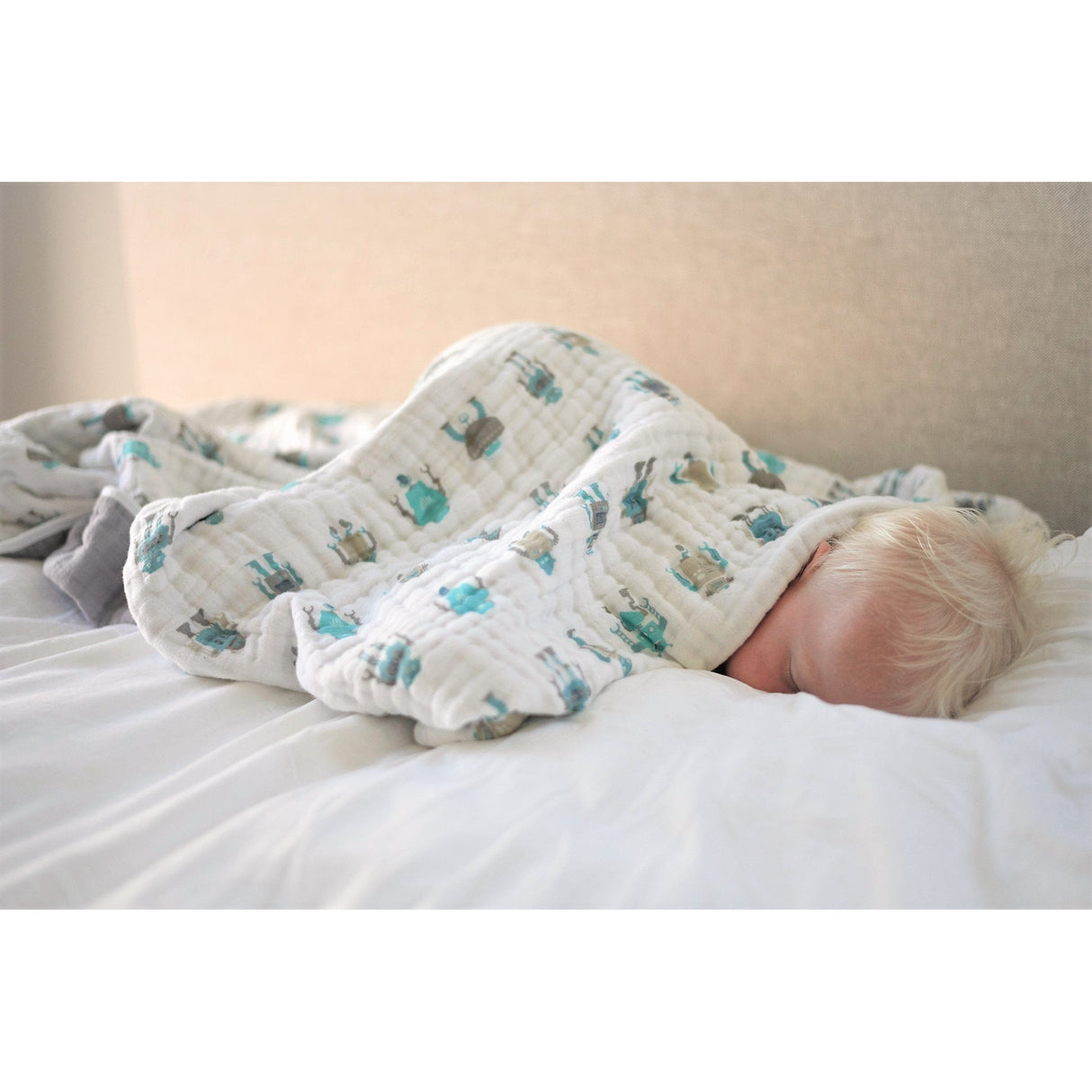 Robots Cotton Muslin Newcastle Blanket - HoneyBug 