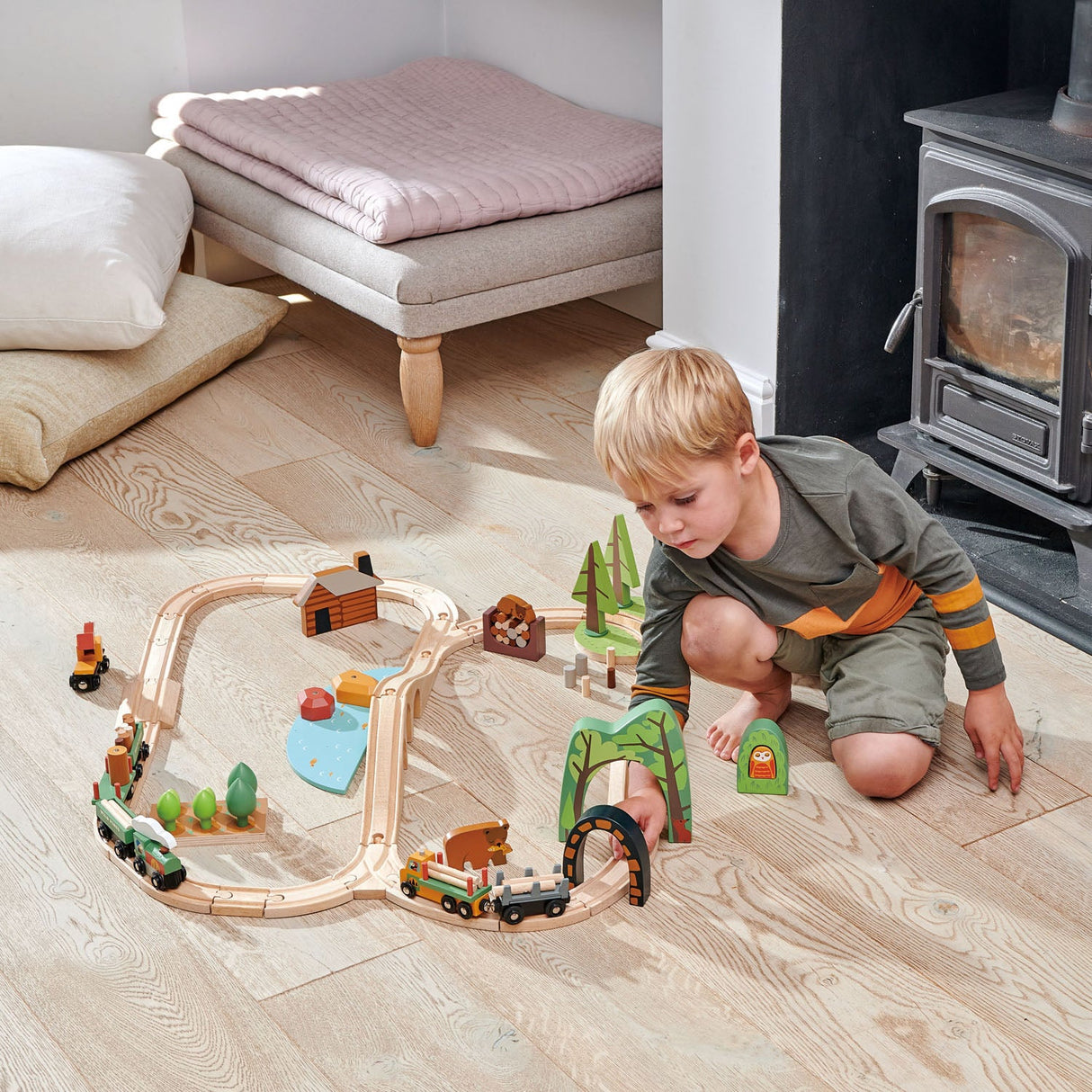 Wild Pines Train Set - HoneyBug 