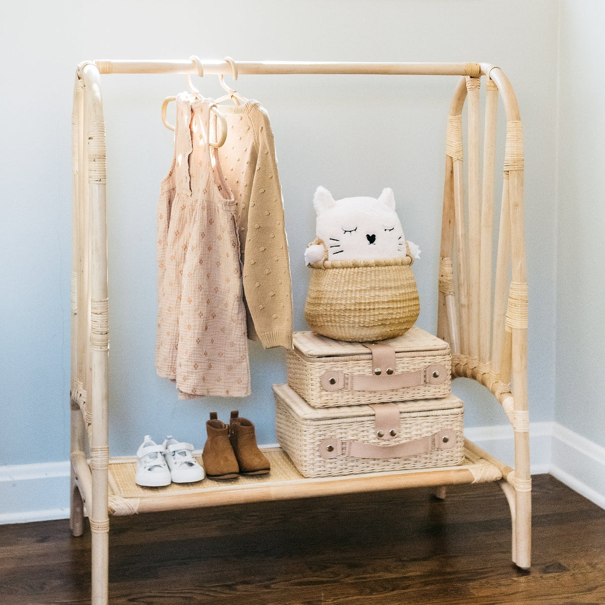 Kiara Kids Clothing Rack - HoneyBug 