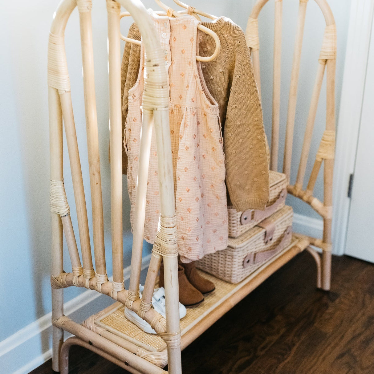 Kiara Kids Clothing Rack - HoneyBug 