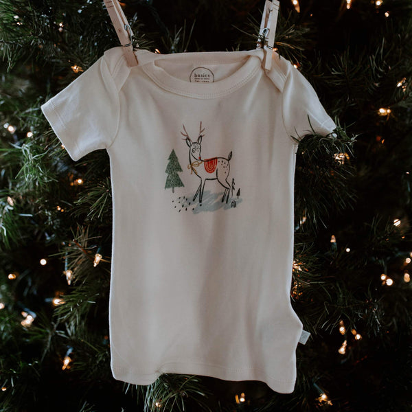 Deer Christmas Graphic T-shirt - HoneyBug 